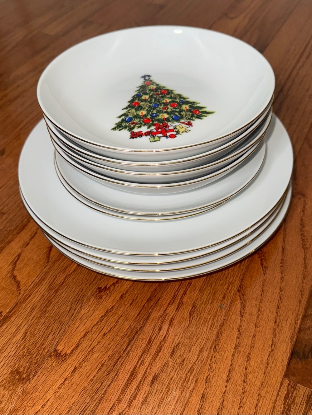 Jamestown China Christmas Tree Gold Rim Festive Plate Set